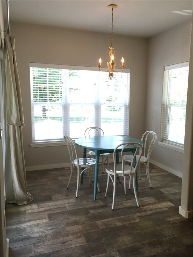 Building Photo - 1639 W Stone St