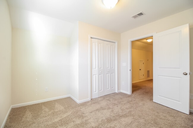 Building Photo - 159 Spirit Dr