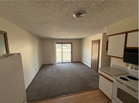 Building Photo - 426 S Johnson St