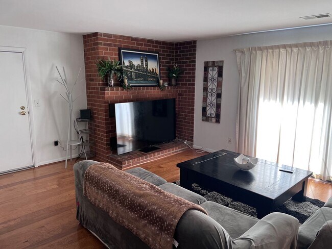 Building Photo - Turtle Creek Condo for rent- walking distance to Stonefield Shopping & enjoy the pool soon!