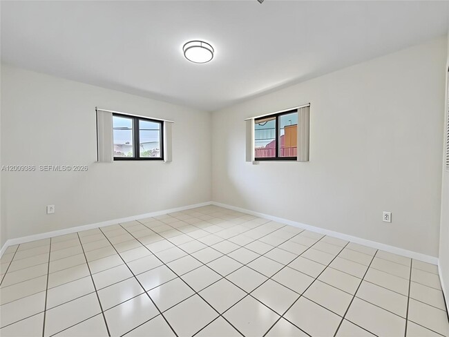Building Photo - 6714 N Waterway Dr