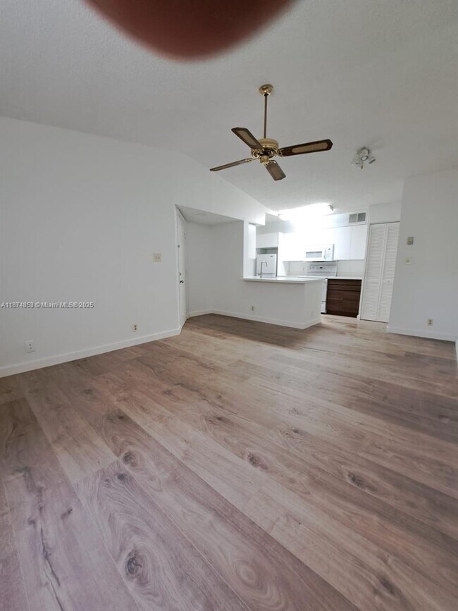 Building Photo - 2946 S University Dr