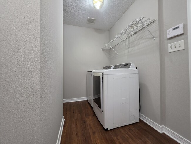 Building Photo - 2295 Heritage Cir