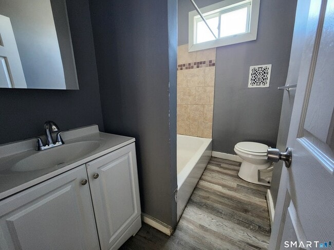 Building Photo - 538 Howard Ave