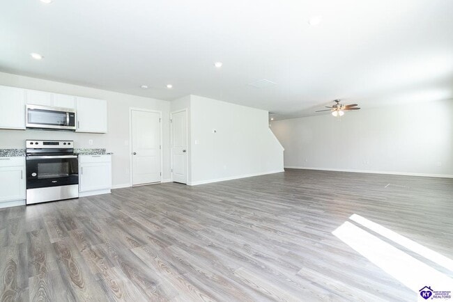 Building Photo - 104 Ashwood Ave