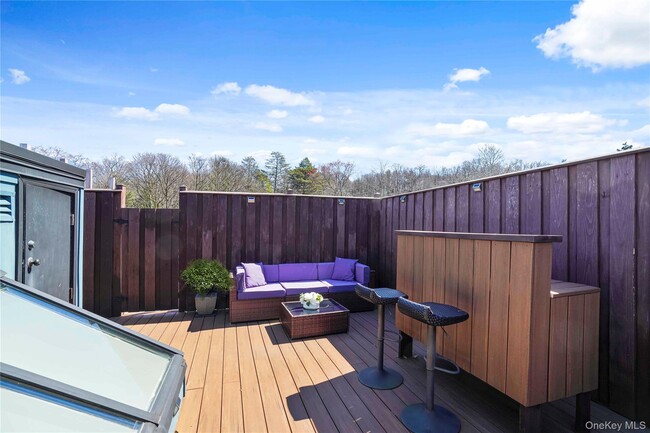 Building Photo - 493 Warburton Ave