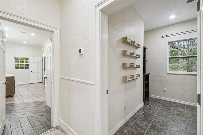 Building Photo - 16453 Pawnee Dr