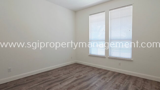 Building Photo - 7703 Coronado Dr