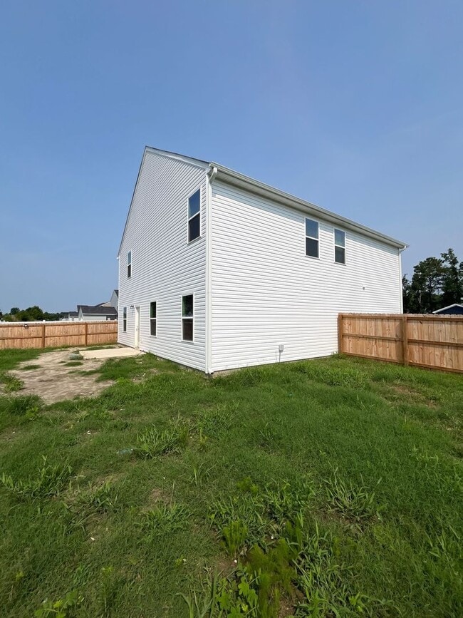 Building Photo - 503 Sandy Holw Dr