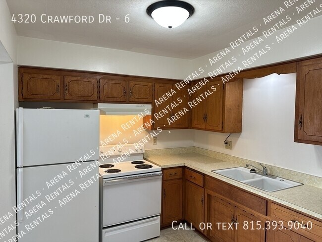 Building Photo - 4320 Crawford Dr