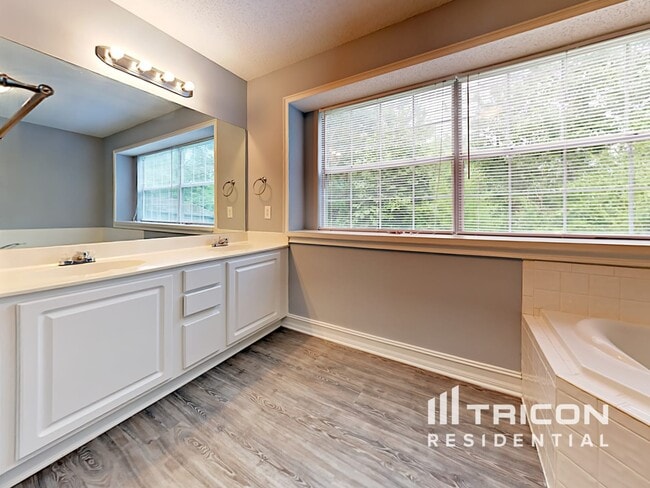Building Photo - 301 Spivey Ridge Cir