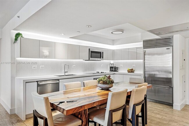 Building Photo - 102 24th St