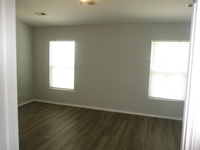 Building Photo - 157 Olde Towne Way