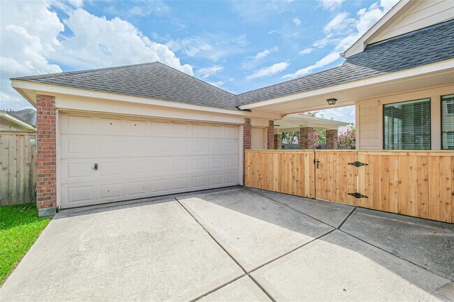 Building Photo - 12207 Salmon Creek