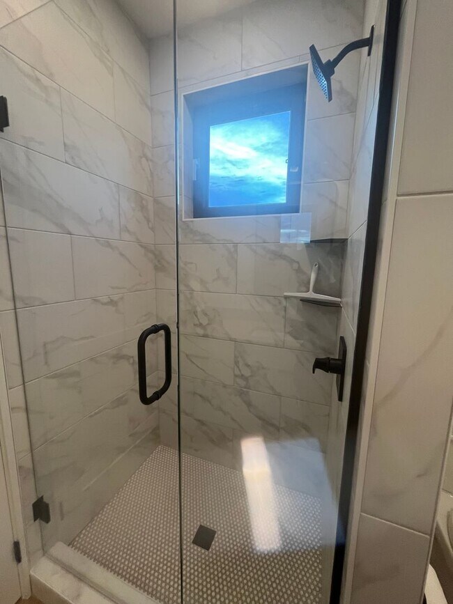 Building Photo - 2989 S 30th Ave