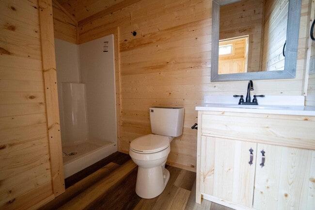 Building Photo - 157 Wideview Dr