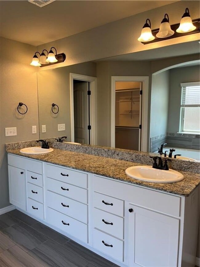 Building Photo - 4608 W Wales Dr