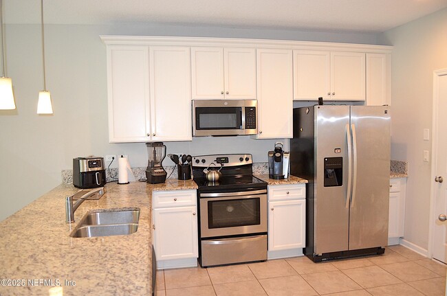 Building Photo - 3630 Creswick Cir