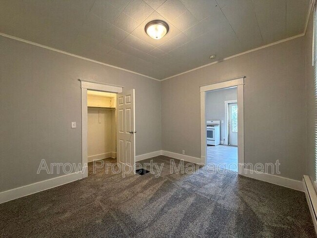 Building Photo - 1341 D St