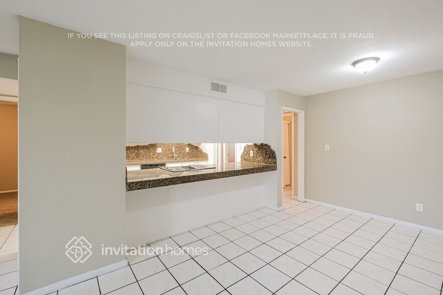 Building Photo - 7007 W Vernon Ave