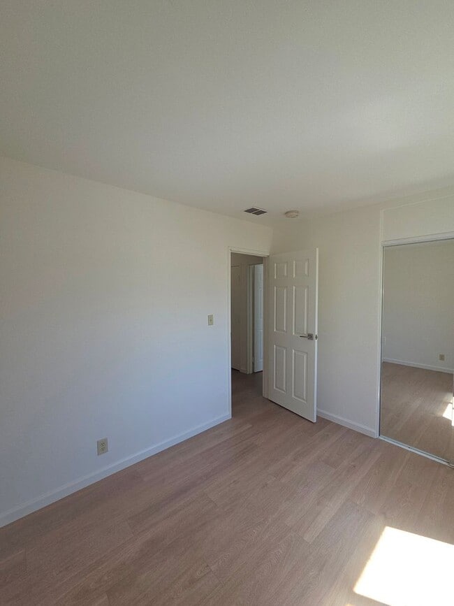 Building Photo - 2965 Millar Ave
