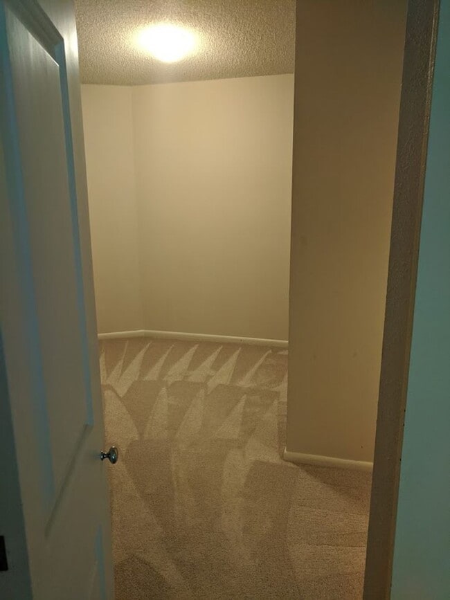 Building Photo - Mercer Island 2 bedroom Condo