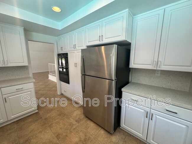 Building Photo - 288 W Siesta Ave