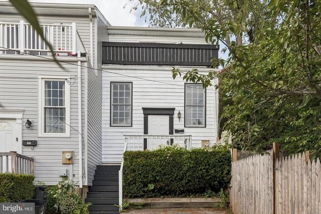 Building Photo - 218 Rector St