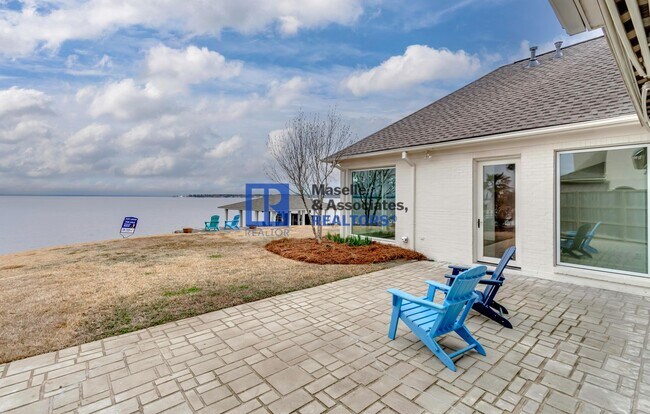 Building Photo - 1418 Windrose Dr