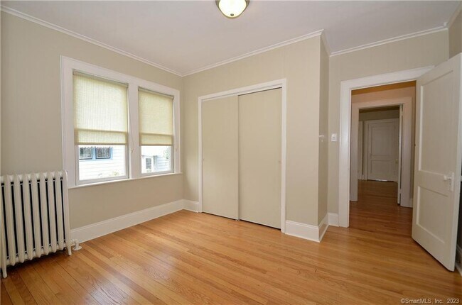 Building Photo - 27 Argyle Ave
