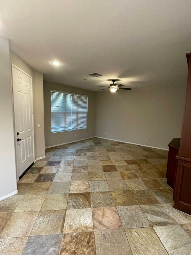 Building Photo - Beautiful Three Story Townhome In San Elijo Hills