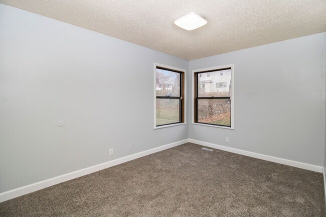 Building Photo - 408 N Perrine St