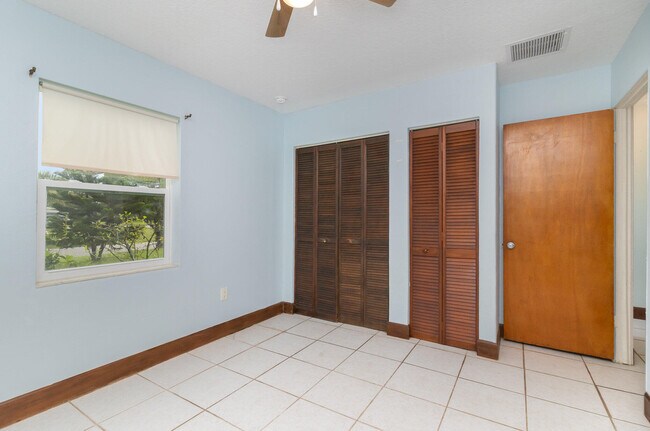 Building Photo - 2125 Smathers Cir S