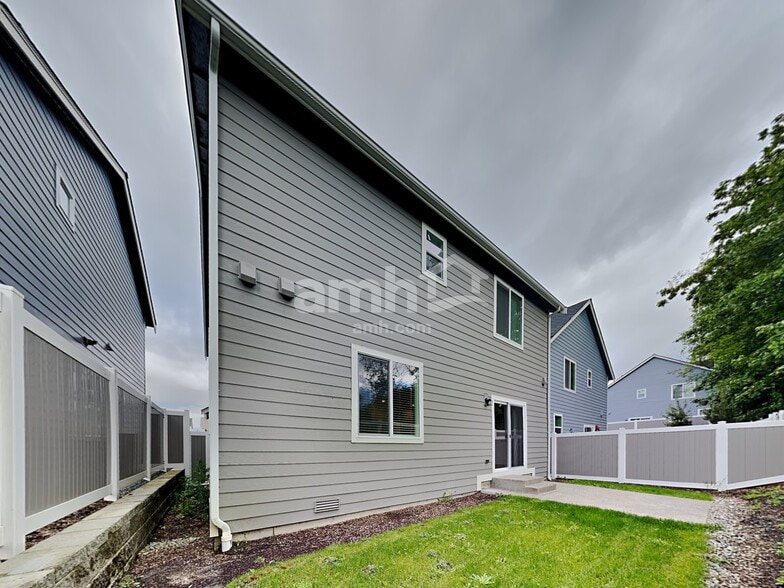 Building Photo - 13905 106th Ave E