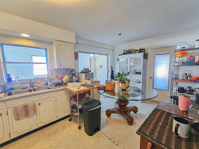 Building Photo - 2066 High Ridge Dr