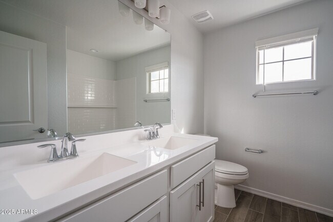 Building Photo - 9036 S 169th Dr