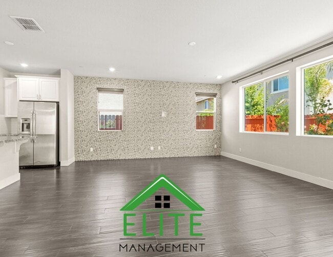 Building Photo - **Modern single-family residence in the hi...