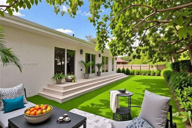 Building Photo - 2251 SW 20th St