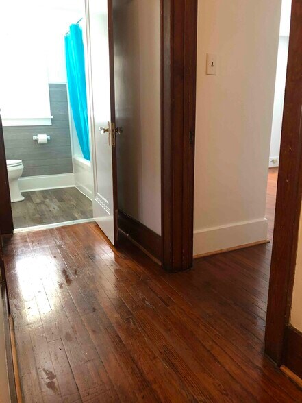 Building Photo - 2028 Oregon Ave