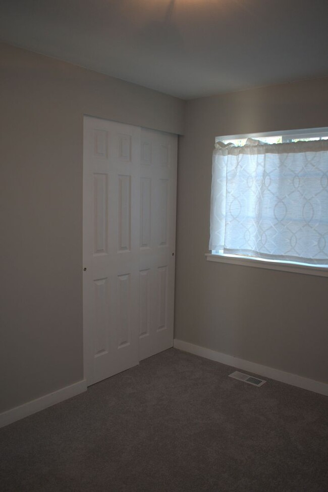 Building Photo - OPEN HOUSE SATURDAY 5/3/25 FROM 1:00-3:00 ...