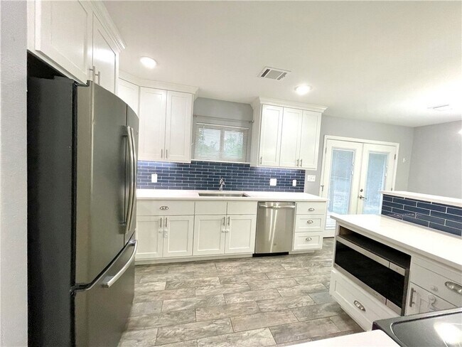 Building Photo - 1507 E 25th St