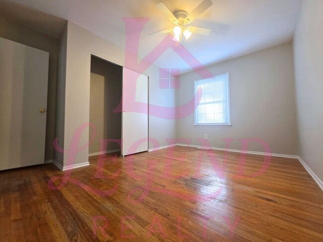 Building Photo - Your Next Home Awaits! 3 Beds, 2 Baths & T...