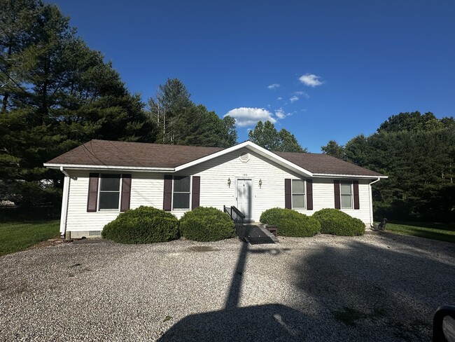 Primary Photo - 106 Sharon Dr