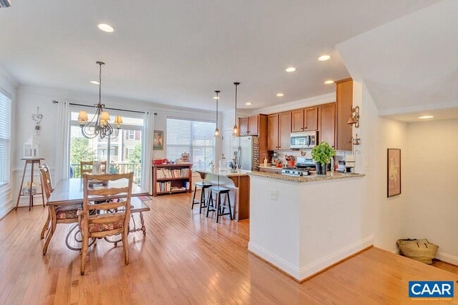 Building Photo - 982 Belvedere Way