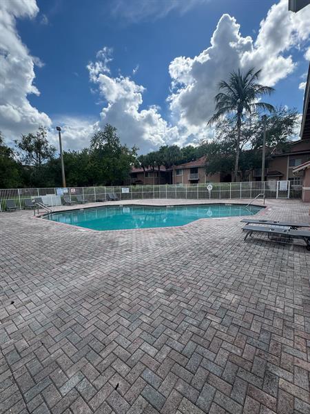 Building Photo - 3221 Sabal Palm Manor