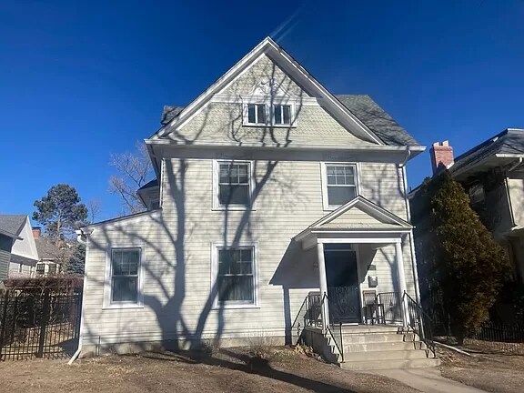 Building Photo - 110 E Caramillo St
