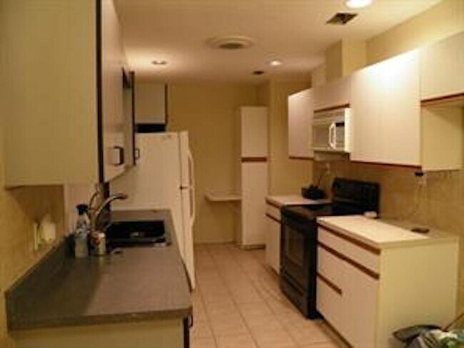 Building Photo - Single Family Home