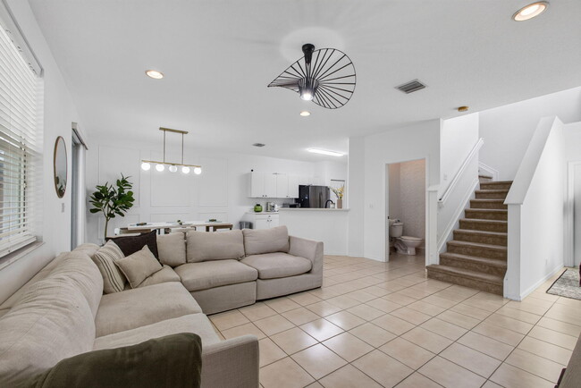 Building Photo - 9181 Villa Palma Ln