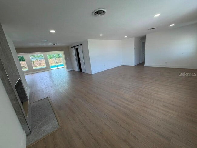 Building Photo - 1822 Banyan Tree Dr
