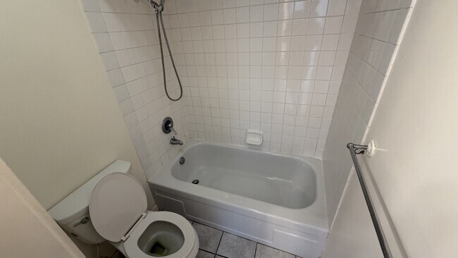 Building Photo - 3056 Rue D’Orleans